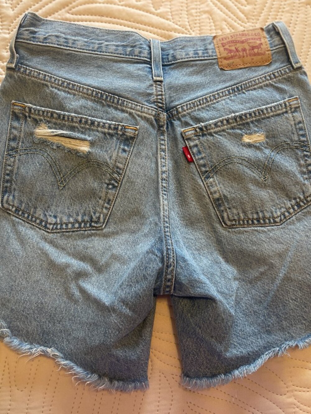 Levi's 501 Button Fly Distressed Denim Blue Jean Shorts Cut Offs High Rise 27 - Picture 2 of 5